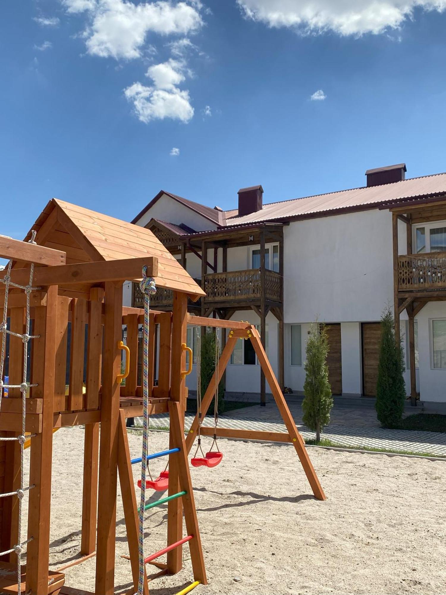 Motives Inn Dilijan Ngoại thất bức ảnh